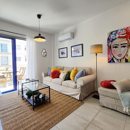 Frida'S Cozy Two Bedroom Apt Larnaca Extérieur photo