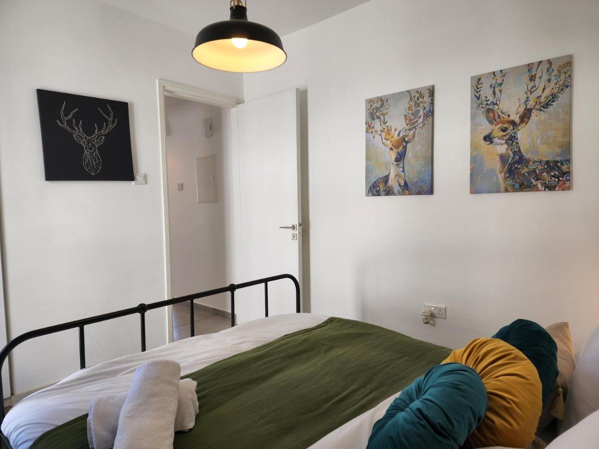 Frida'S Cozy Two Bedroom Apt Larnaca Extérieur photo