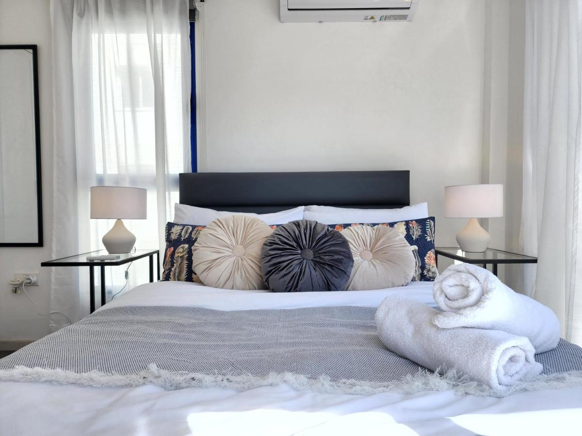 Frida'S Cozy Two Bedroom Apt Larnaca Extérieur photo