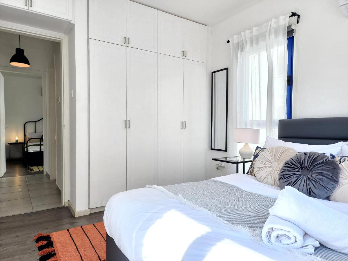 Frida'S Cozy Two Bedroom Apt Larnaca Extérieur photo
